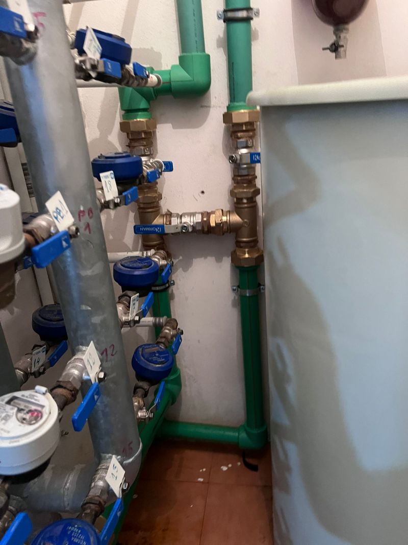 Modificación y mejora de descalcificador comunitario en bloque de viviendas